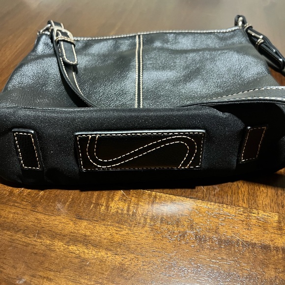 COPY - The Sak Black Pebble Leather Bag - Picture 10 of 16